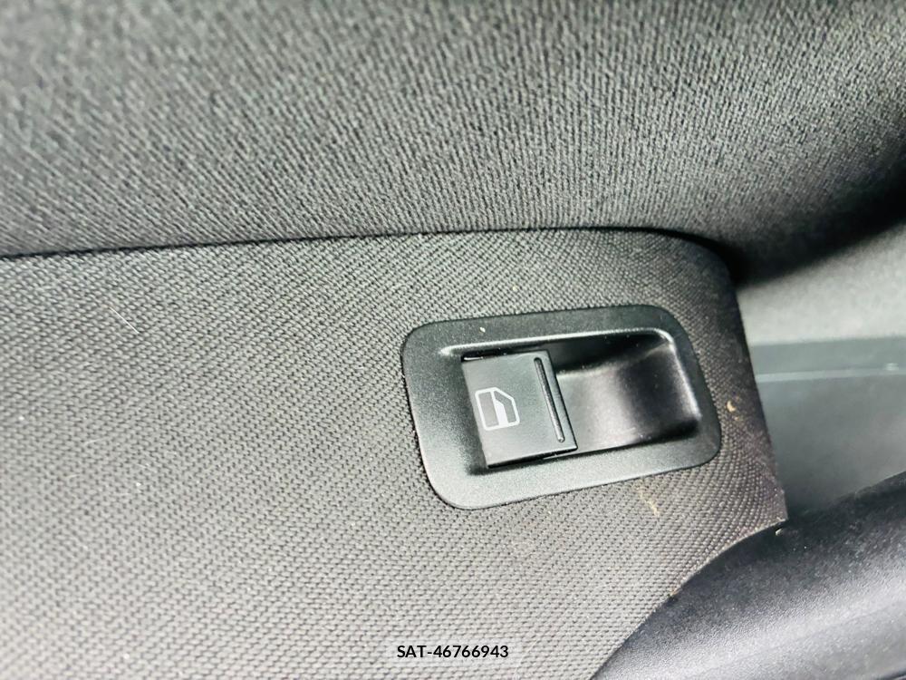 VolksWagen POLO 2010-06 7331200-23