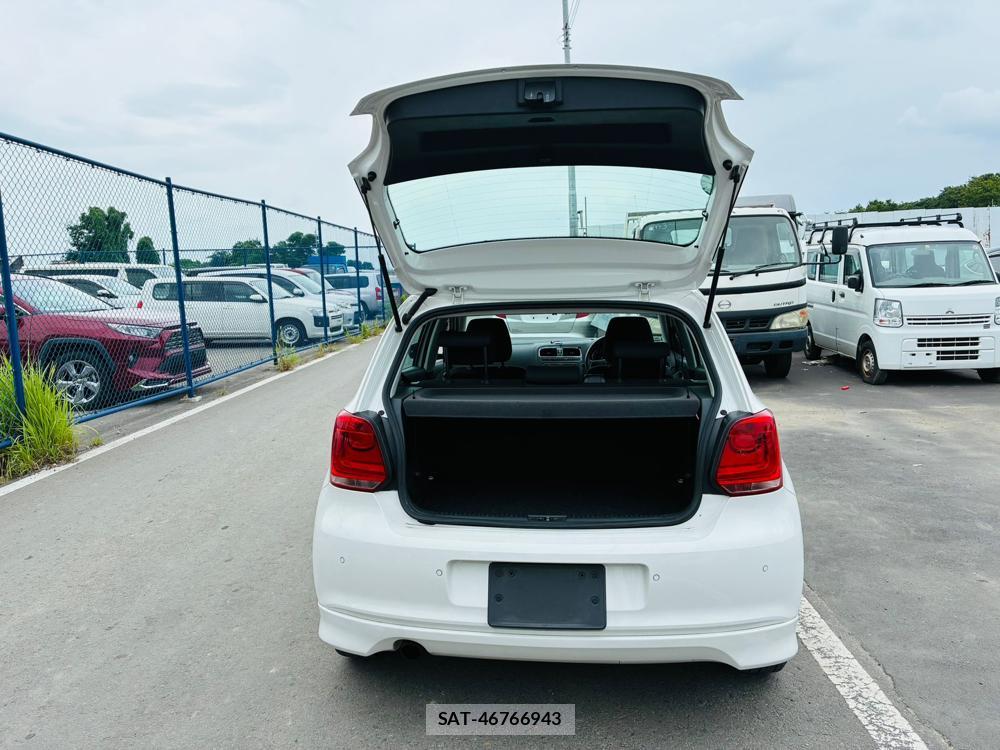 VolksWagen POLO 2010-06 7331200-26