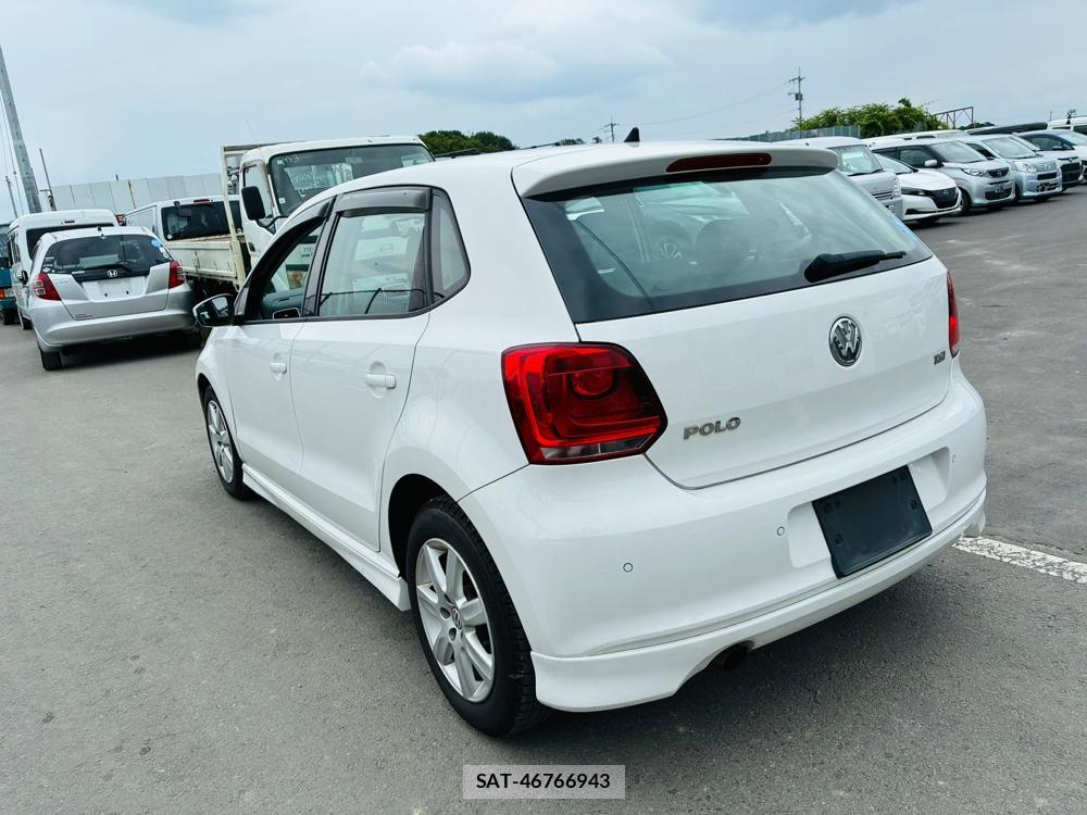 VolksWagen POLO 2010-06 7331200-2