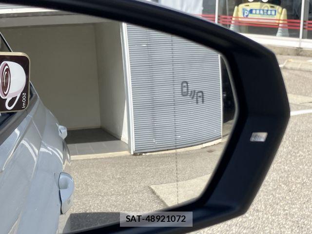 VolksWagen POLO 2021-10 7964399-23