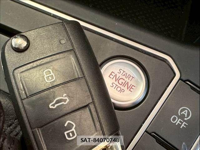 VolksWagen POLO 2018-05 7964398-10
