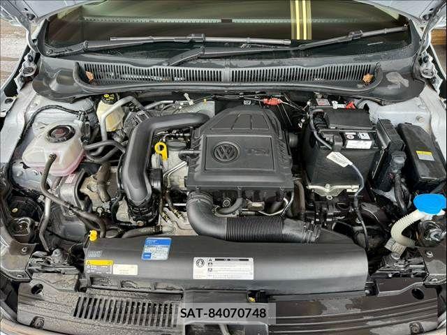 VolksWagen POLO 2018-05 7964398-11