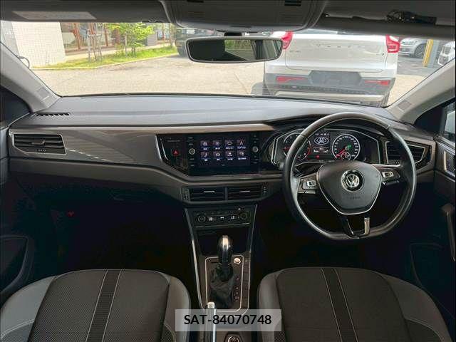 VolksWagen POLO 2018-05 7964398-2