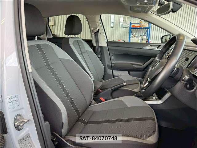 VolksWagen POLO 2018-05 7964398-5