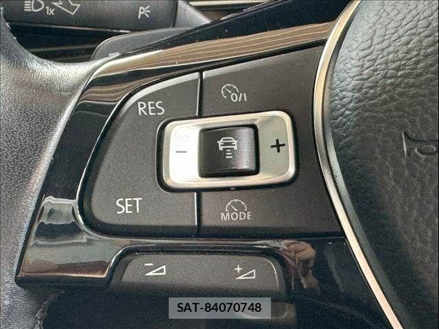 VolksWagen POLO 2018-05 7964398-8