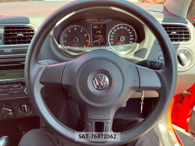 VolksWagen POLO 2011-10 7964401-14