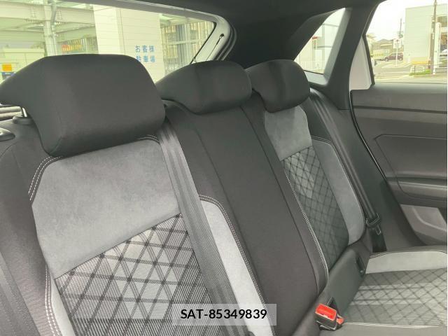 VolksWagen POLO 2023-03 7981574-11