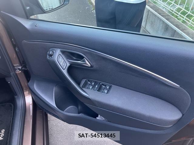 VolksWagen POLO 2015-08 7981577-11