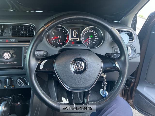 VolksWagen POLO 2015-08 7981577-13