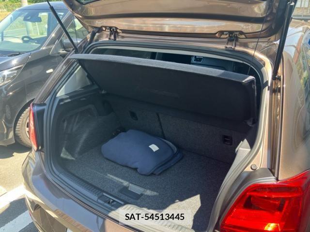 VolksWagen POLO 2015-08 7981577-5