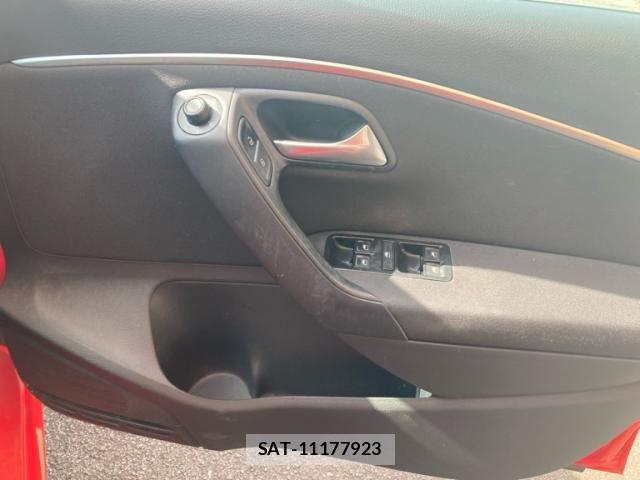 VolksWagen POLO 2017-09 7981578-12