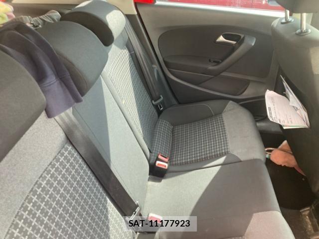 VolksWagen POLO 2017-09 7981578-13