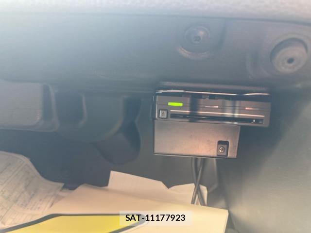 VolksWagen POLO 2017-09 7981578-19