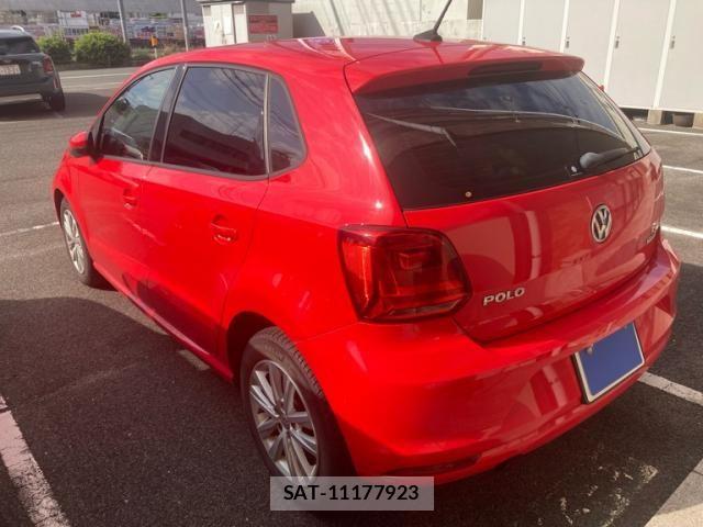 VolksWagen POLO 2017-09 7981578-3