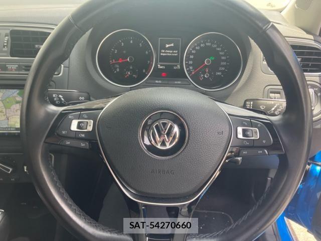 VolksWagen POLO 2014-09 8039202-15