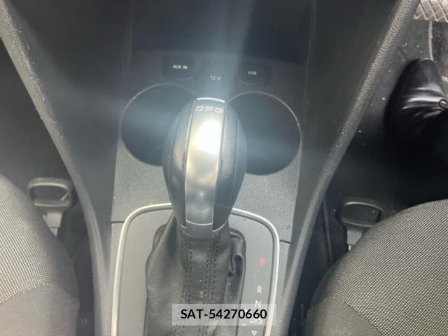 VolksWagen POLO 2014-09 8039202-18
