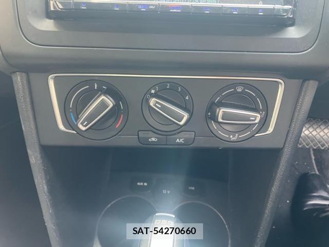 VolksWagen POLO 2014-09 8039202-19