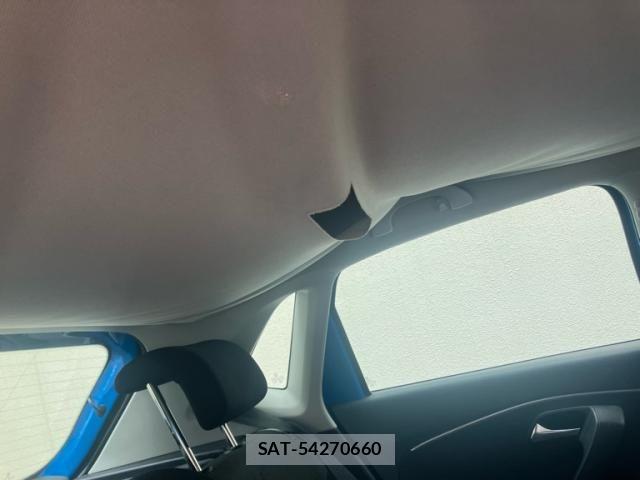VolksWagen POLO 2014-09 8039202-23