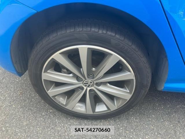 VolksWagen POLO 2014-09 8039202-3