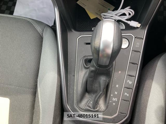 VolksWagen POLO 2022-03 8039196-23