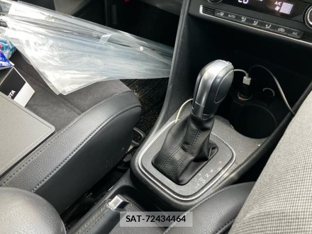 VolksWagen POLO 2017-10 8039200-17