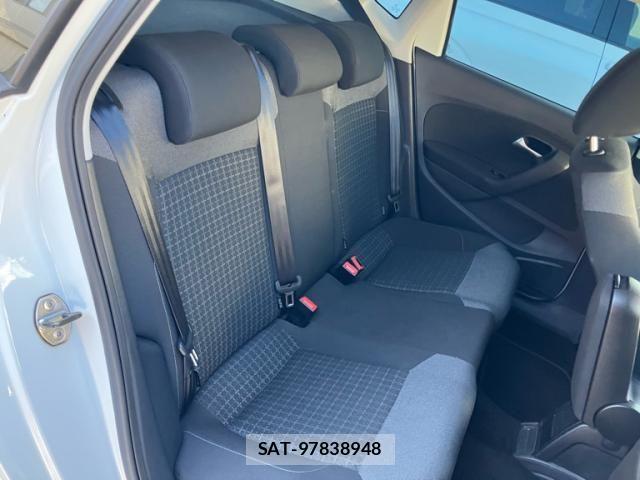 VolksWagen POLO 2018-01 8039201-13