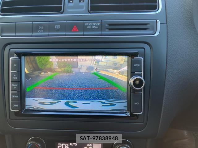 VolksWagen POLO 2018-01 8039201-21