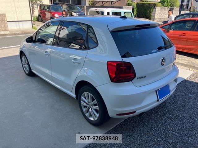 VolksWagen POLO 2018-01 8039201-2