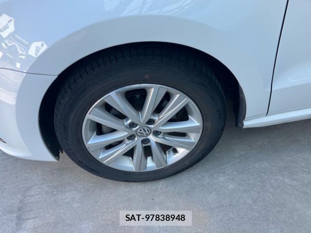 VolksWagen POLO 2018-01 8039201-5