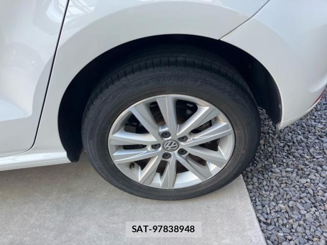 VolksWagen POLO 2018-01 8039201-6