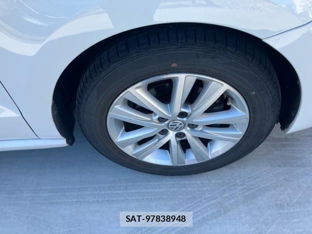 VolksWagen POLO 2018-01 8039201-8