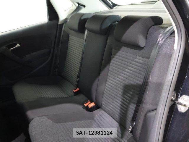 VolksWagen POLO 2014-05 8039199-4