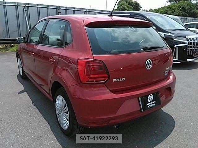 VolksWagen POLO 2014-10 8076149-17