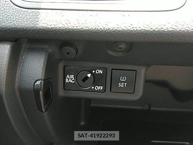 VolksWagen POLO 2014-10 8076149-21
