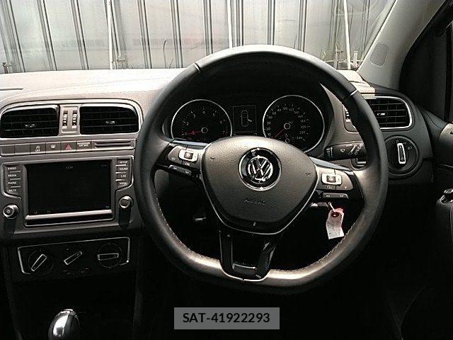 VolksWagen POLO 2014-10 8076149-7
