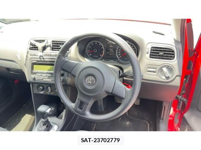 VolksWagen POLO 2010-03 8076150-10