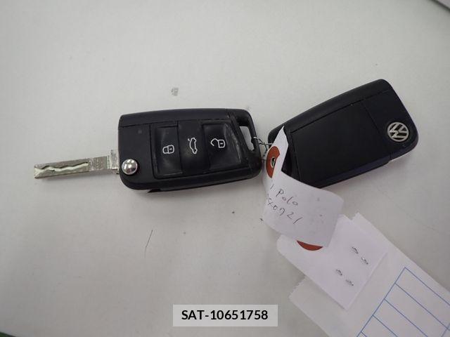 VolksWagen POLO 2015-03 8076147-24