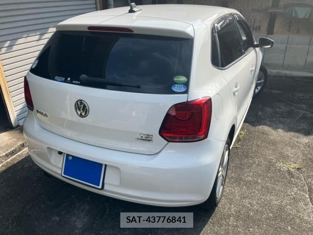 VolksWagen POLO 2014-06 8102733-2
