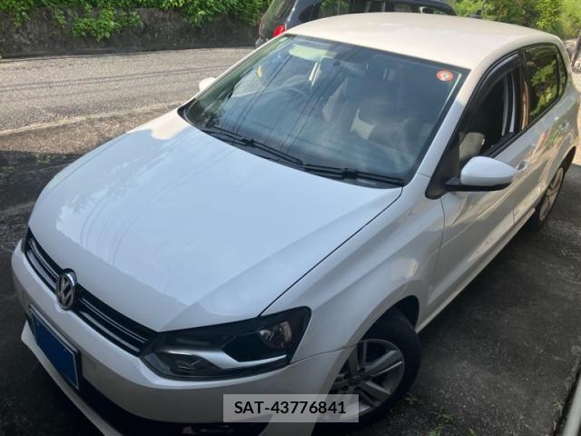 VolksWagen POLO 2014-06 8102733-4