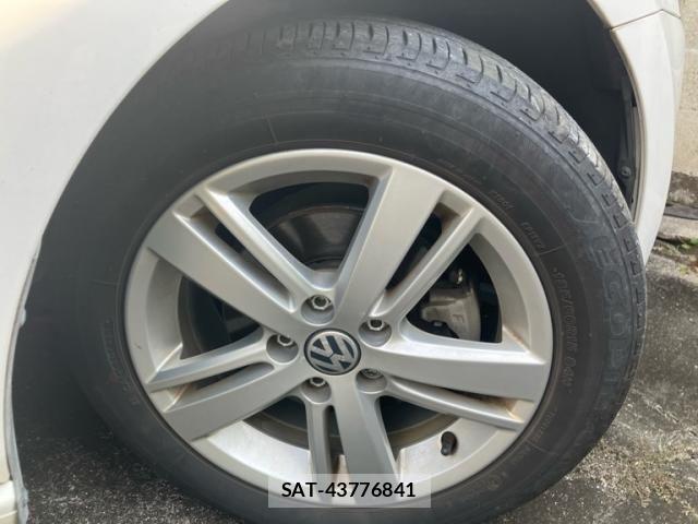 VolksWagen POLO 2014-06 8102733-5