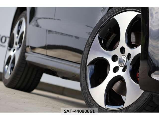 VolksWagen POLO 2013-06 8102731-11