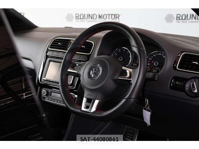 VolksWagen POLO 2013-06 8102731-12
