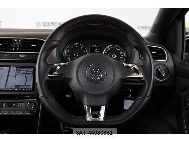 VolksWagen POLO 2013-06 8102731-14