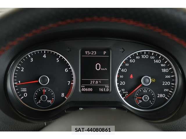 VolksWagen POLO 2013-06 8102731-15