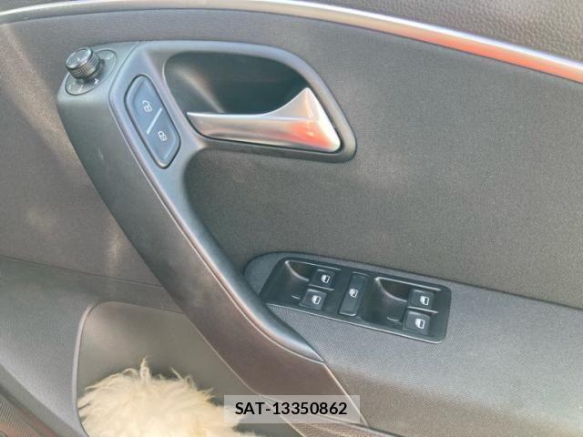 VolksWagen POLO 2016-03 8102732-17