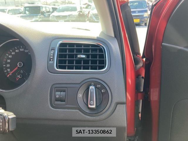 VolksWagen POLO 2016-03 8102732-18