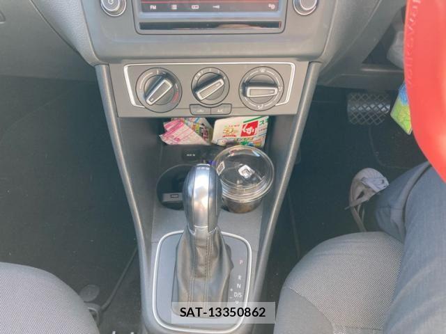 VolksWagen POLO 2016-03 8102732-26