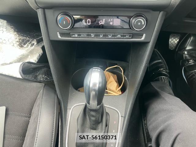 VolksWagen POLO 2018-01 8102730-15
