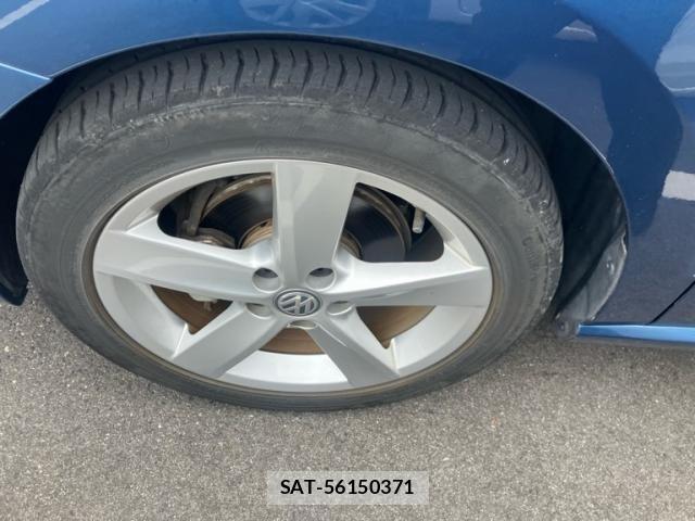 VolksWagen POLO 2018-01 8102730-8