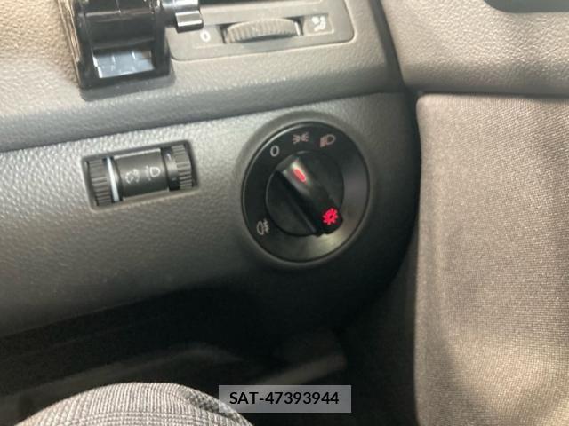 VolksWagen POLO 2003-03 8133014-22